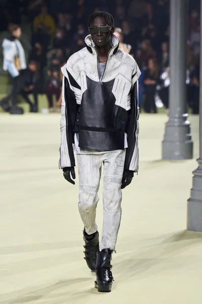 Look 75